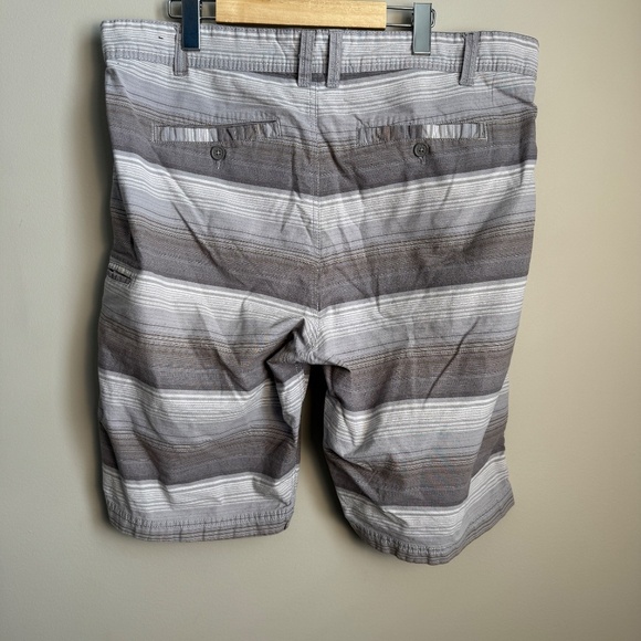 Burnside Men's 38 Chino Walking Shorts Gray Preppy Skater Beach Outdoor Campus - Picture 6 of 15